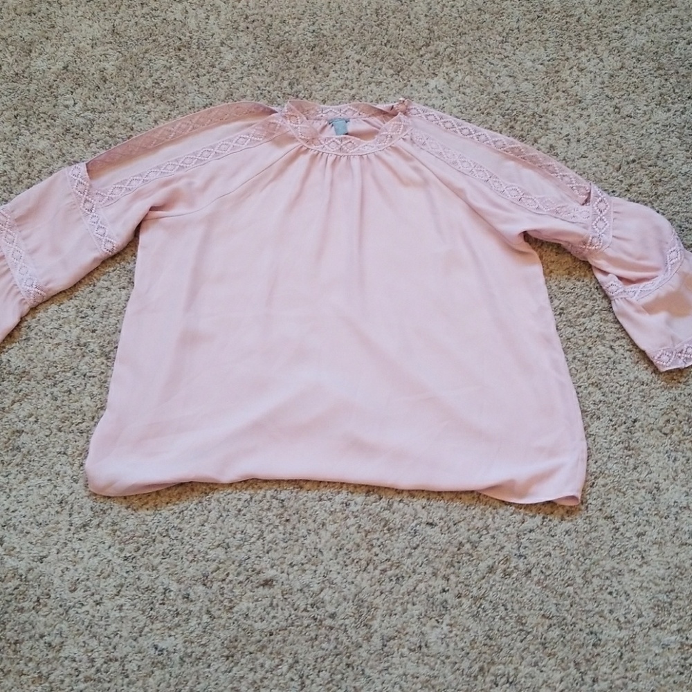 NWOT Rose pink cold shoulder top